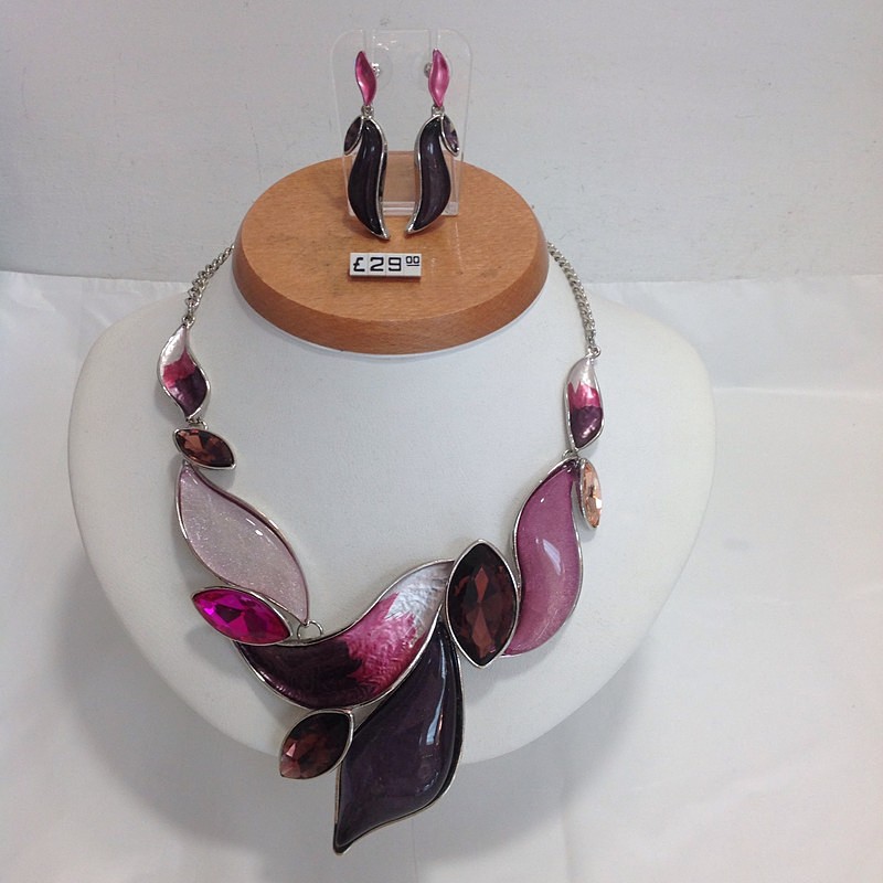 Set 7 - Fashion Jewellery    All sets £29.00
