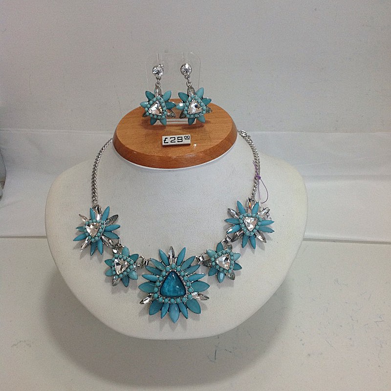 Set 49 - Fashion Jewellery    All sets £29.00