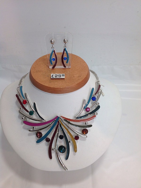Set 9 - Fashion Jewellery    All sets £29.00