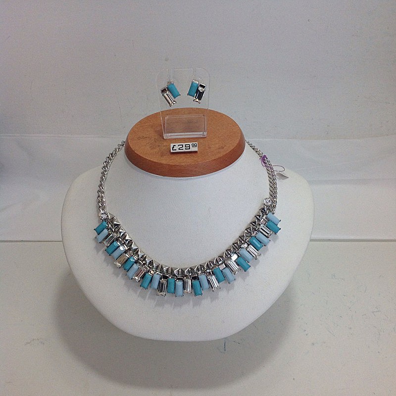 Set 60 - Fashion Jewellery    All sets £29.00