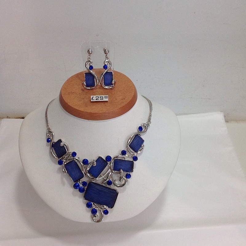 Set 52 - Fashion Jewellery    All sets £29.00