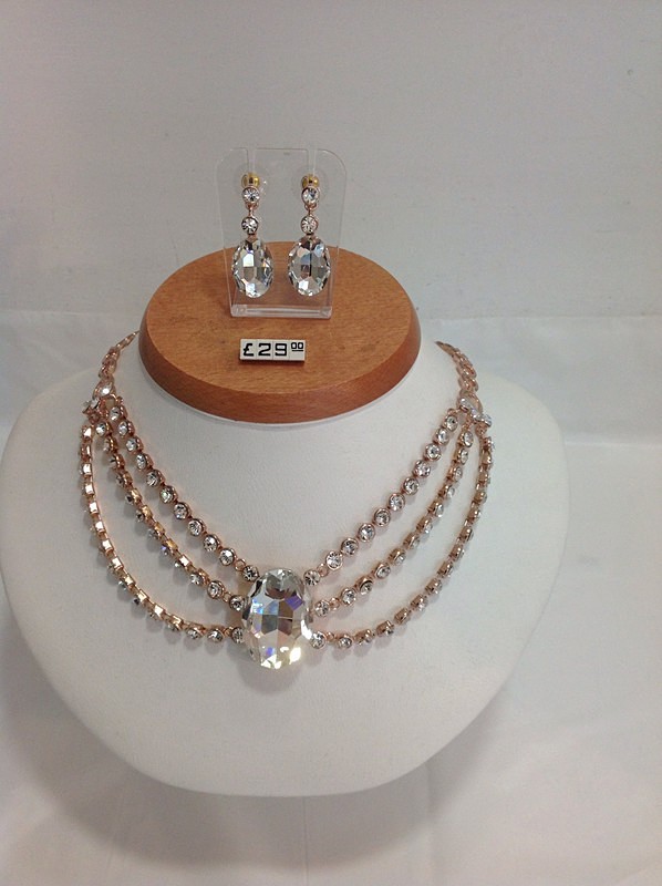 Set 16 - Fashion Jewellery    All sets £29.00