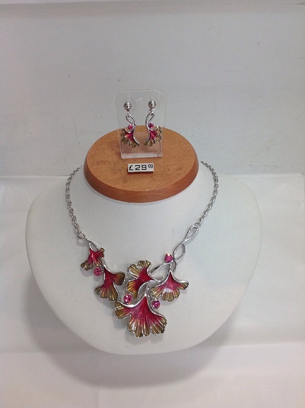 Set 23 - Fashion Jewellery    All sets £29.00