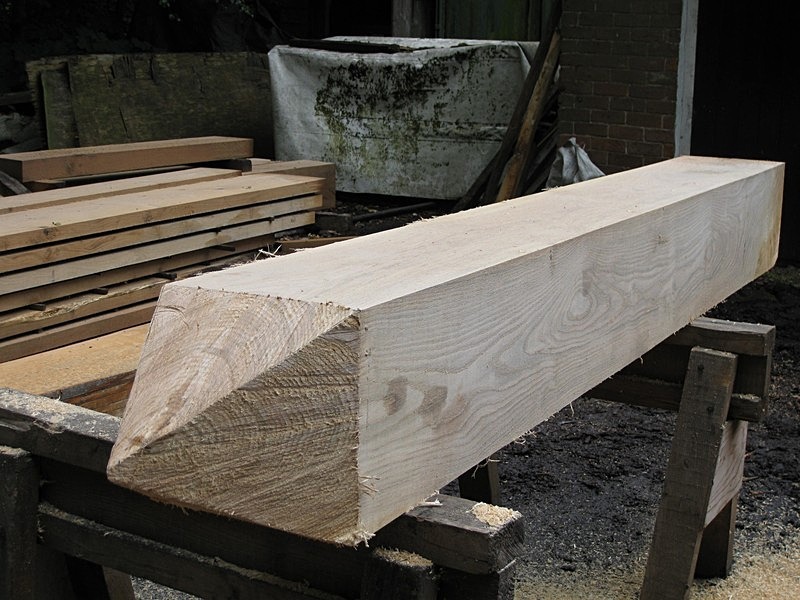 oak post pointed top - Beams and posts
