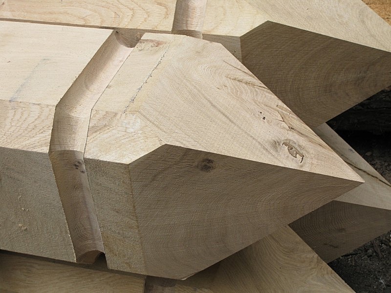 300mm square oak post detail - Beams and posts