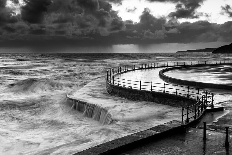 Scarborough South Bay Mono - Black and White