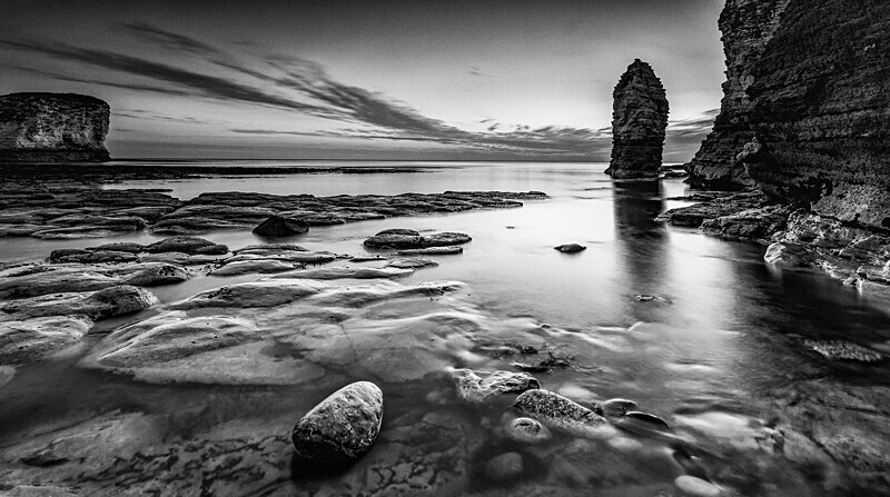 Selwicks Stack Mono - Black and White