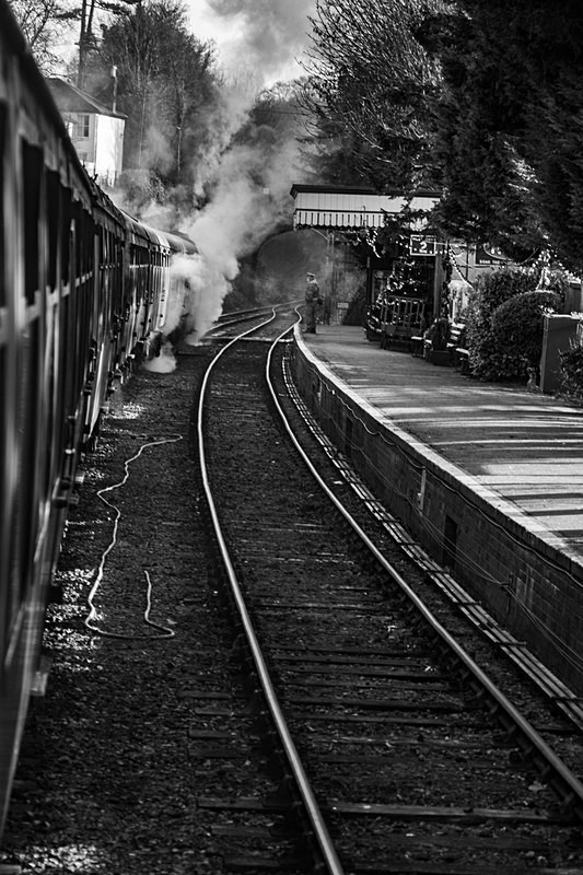 Time to go - Black and White