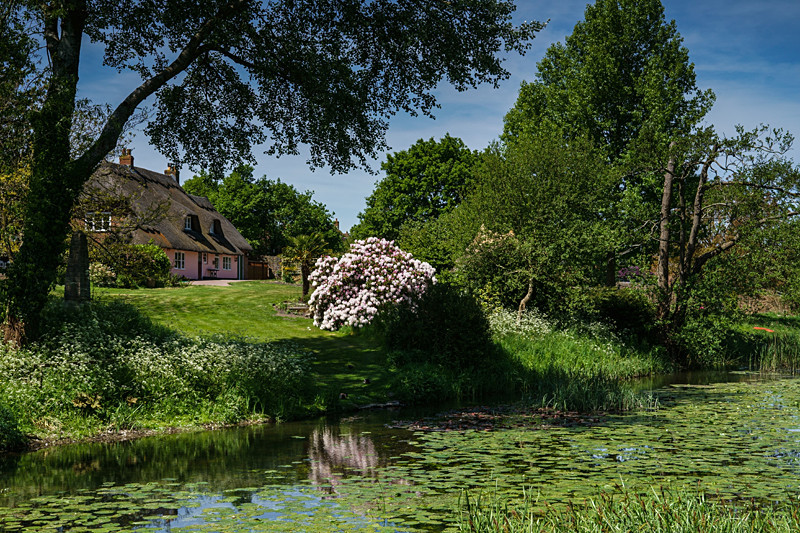 Riverside Cottage - River