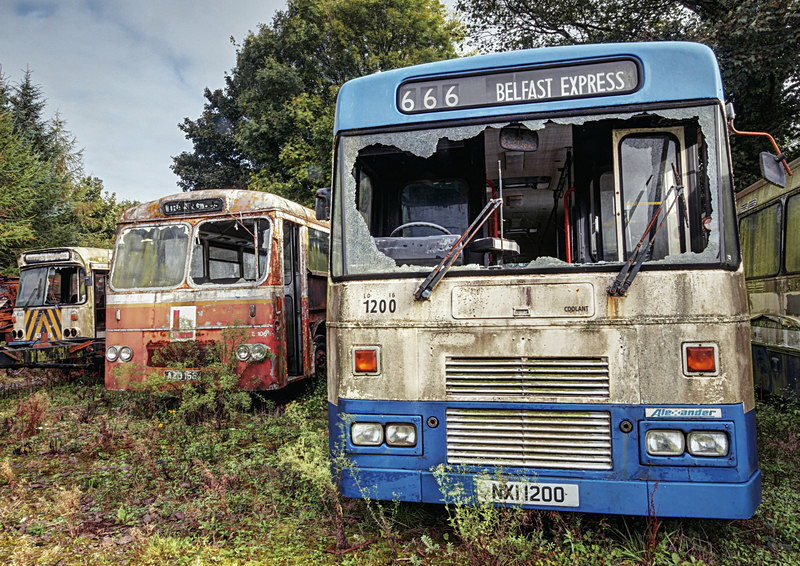 Автобус металлолом. Чермет автобус. The Bus Graveyard. School Bus Graveyard.