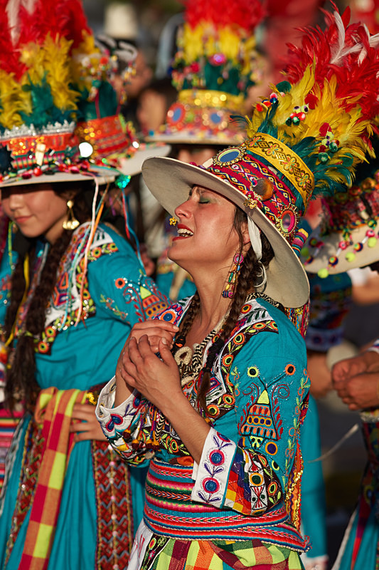 Tinkus dancer singing - Carnaval Andino Con La Fuerza Del Sol - Arica