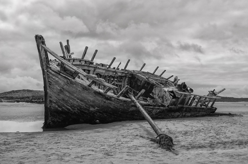 Eddies Boat - Black & White