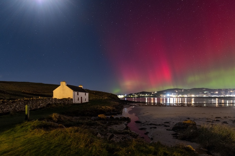 Aurora Cottage - Donegal's Sky at Night