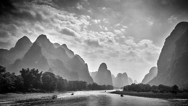 Misty morning Li river - Monochrome