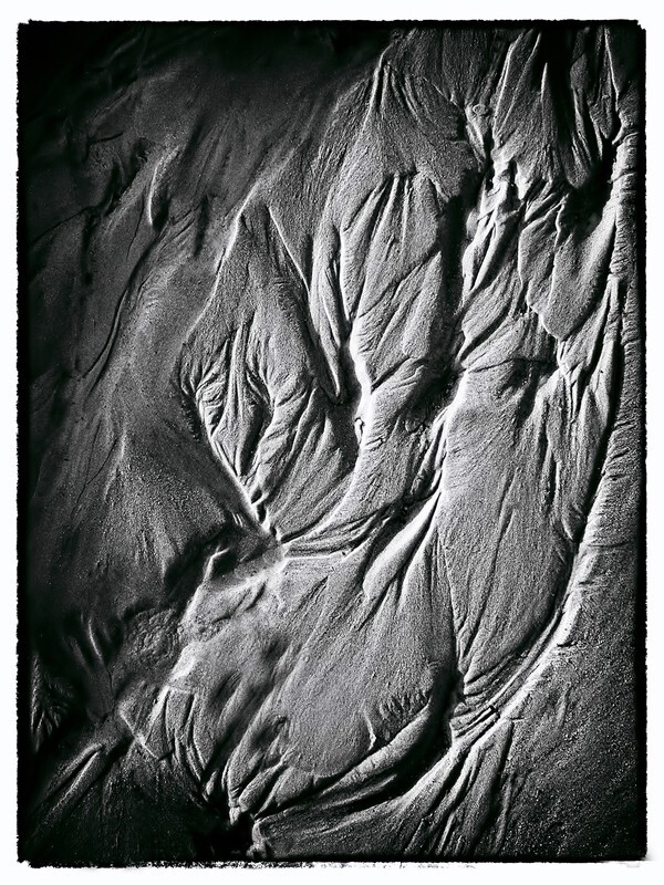Patterns in the sand - Abstract