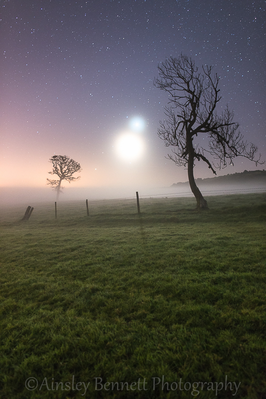 ab205 Moon and venus Ashey - The Isle of Wight by night