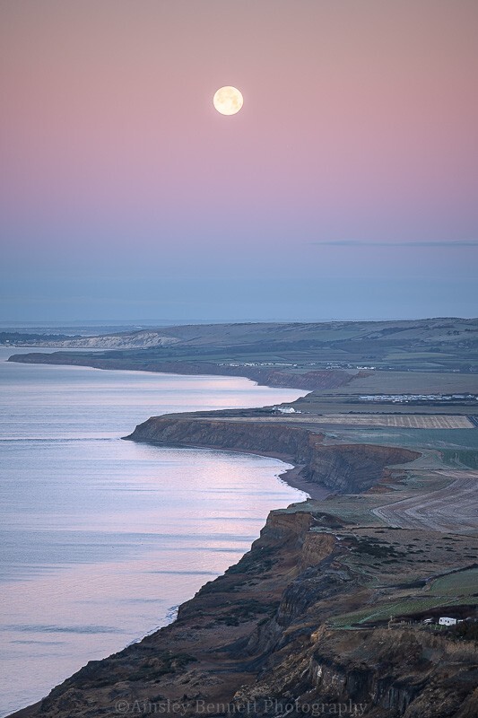 ab665 The Full Moon over West Wight - Latest Images