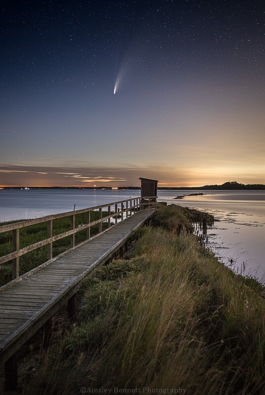 ab604 Comet NEOWISE over Newtown East Hide - The Isle of Wight by night
