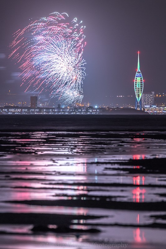 ab526 Gunwharf fireworks 2018 - Ryde and Seaview