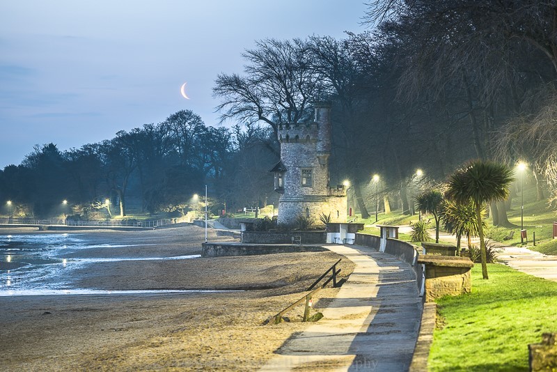 ab468 Crescent Moon over Appley - Ryde and Seaview
