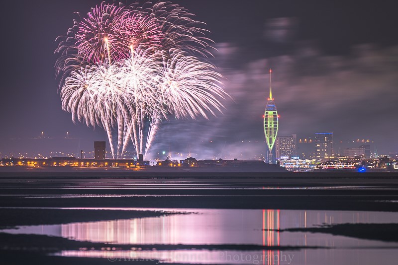ab431 Portsmouth fireworks - Ryde and Seaview