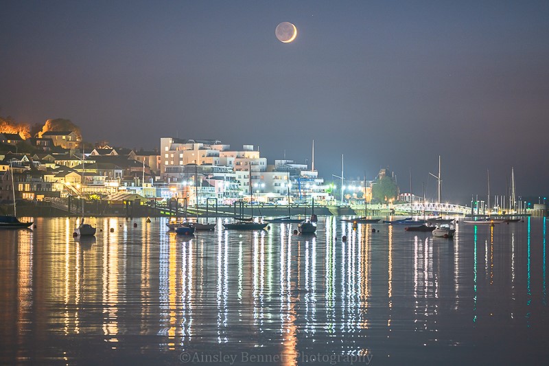 ab485 Cowes by night - Totland to Cowes