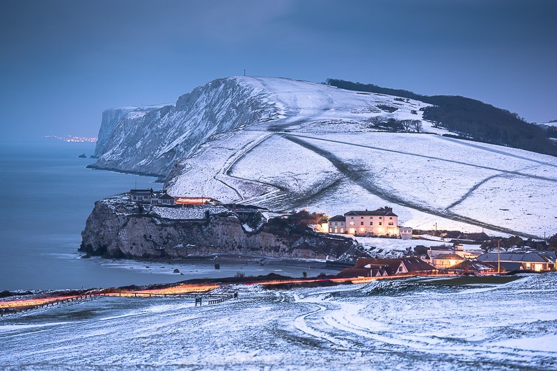 ab462 Winter dusk  - Freshwater - The Isle of Wight by night