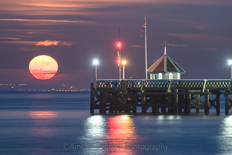 ab316 Moonrise - Yarmouth pier - The Isle of Wight by night