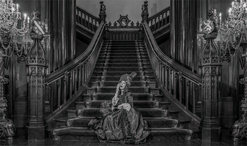 Digital - Bronze - Charlie Kidd - On the stairs - Mono