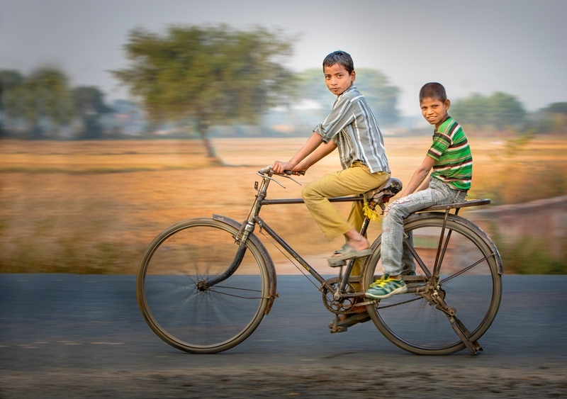1st Print Dylan Harries Daily commute in India - POTY