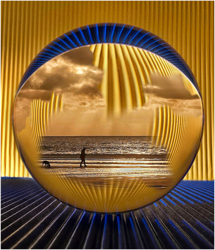 Digital - Gold - Sara Josey - Refracted solitude - Creative
