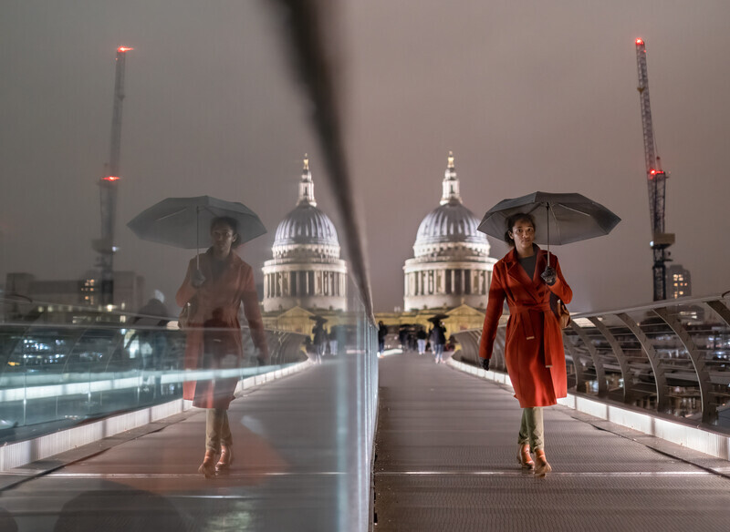 Bronze-Print-Gill Mackay-Girl on the Millennium Bridge - 3rd Open