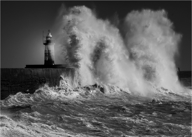 Gold-Print-Dave Lewis-Storm Eunice at NewHaven - Mike Rowe Memorial