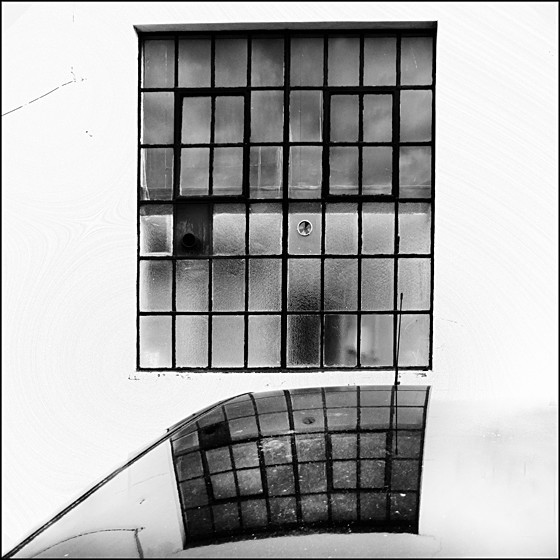 WINDOWS - ABSTRACT