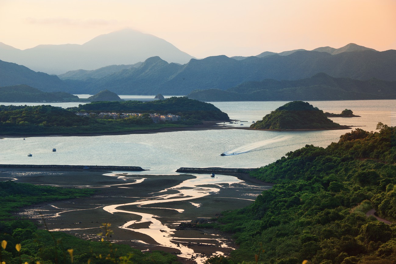 KM-349M Three Fathoms Cove - Hong Kong - Contemporary