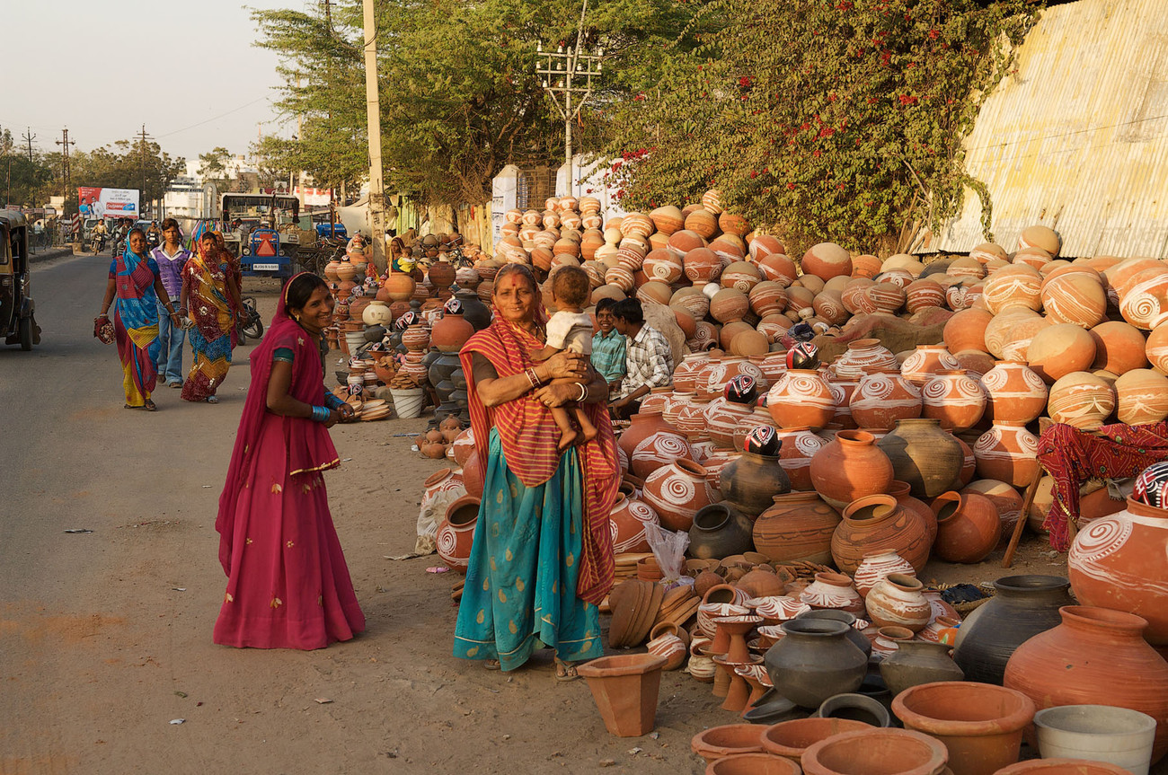 Pot sellers - Jaipur, Rajasthan - India
