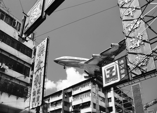 KMBW-72 Cathay arriving at Kai Tak - 1994 - Hong Kong in the 70s and 80s