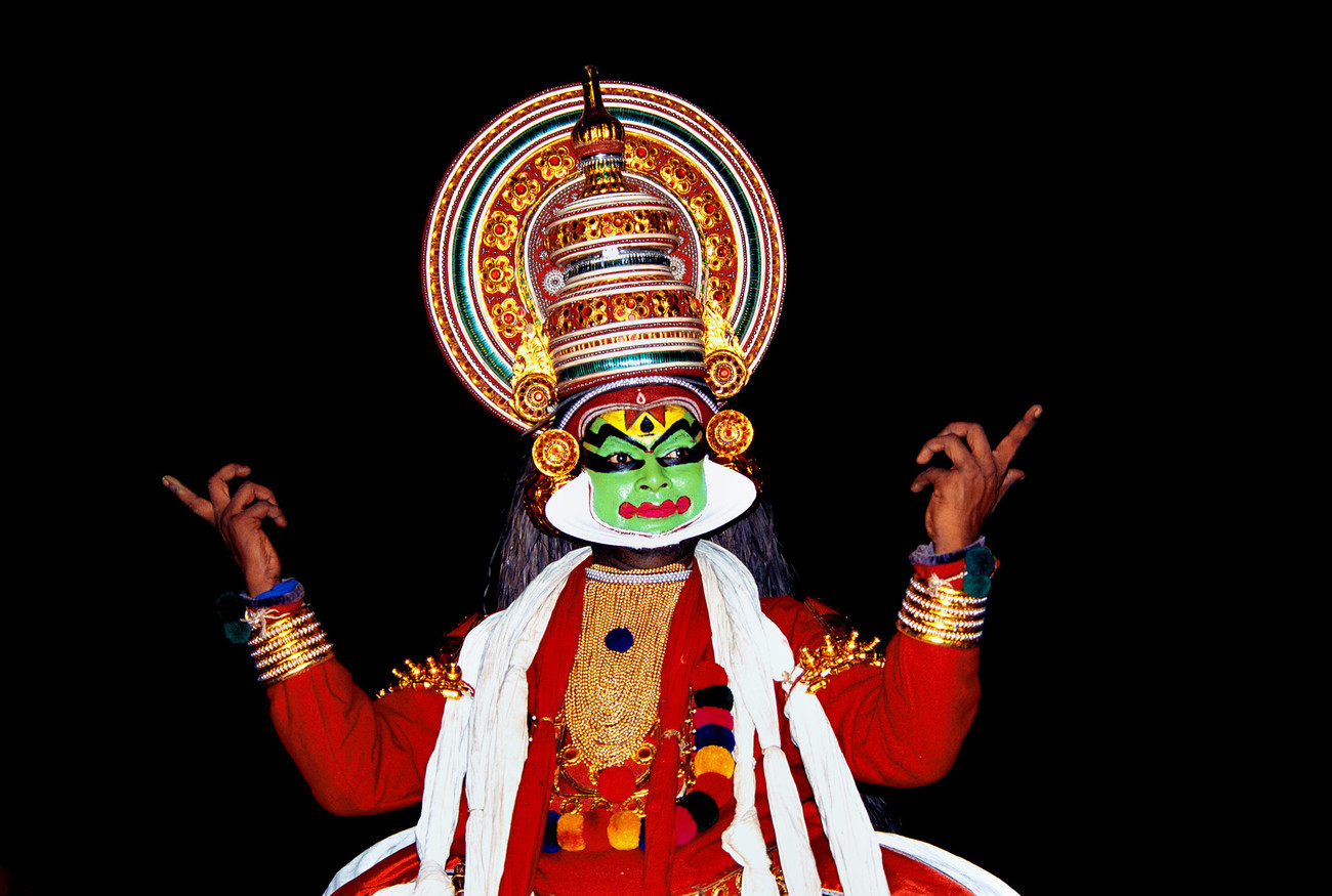 kathakali-dancer-kerala