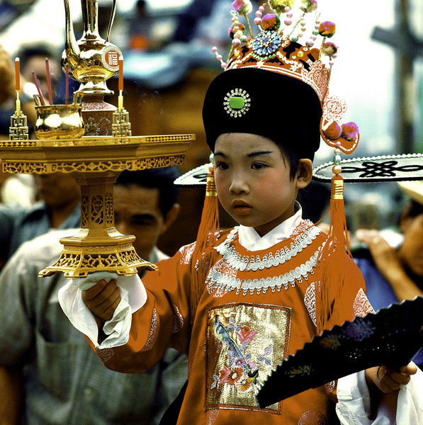 KM-227 Boy in Cheung Chau Bun Festival - 1978 - Hong Kong in the 70s and 80s