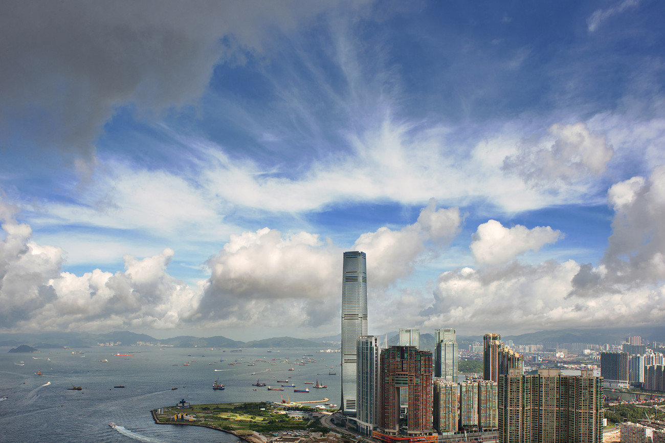 KM-318M  The ICC with great sky-s - Hong Kong - Contemporary