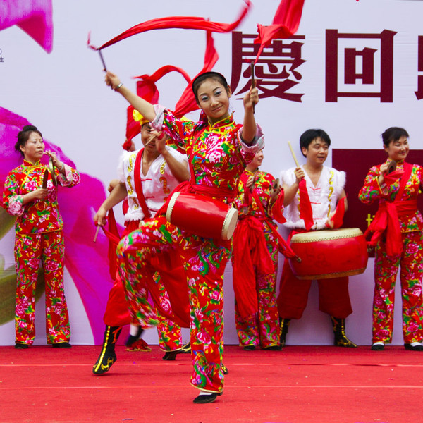 KM-213 Dancer in 10th anniversary procession - July 1st 2007 - Hong Kong in the 70s and 80s