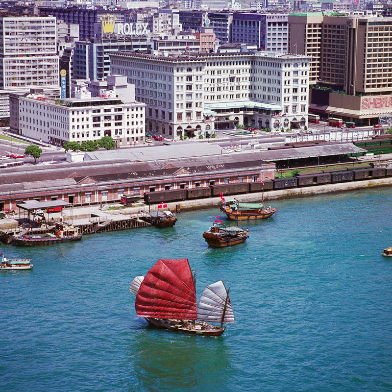 KM-105 Junk in front of The Peninsula Hotel  the YMCA - 1976 - Junks, Sampans & Fishing in the 1970s & 80s