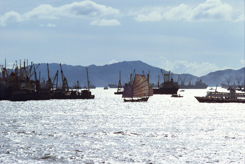 KM-131 Junk with lighters & Shipping in Western harbour - 1976 - Junks, Sampans & Fishing in the 1970s & 80s