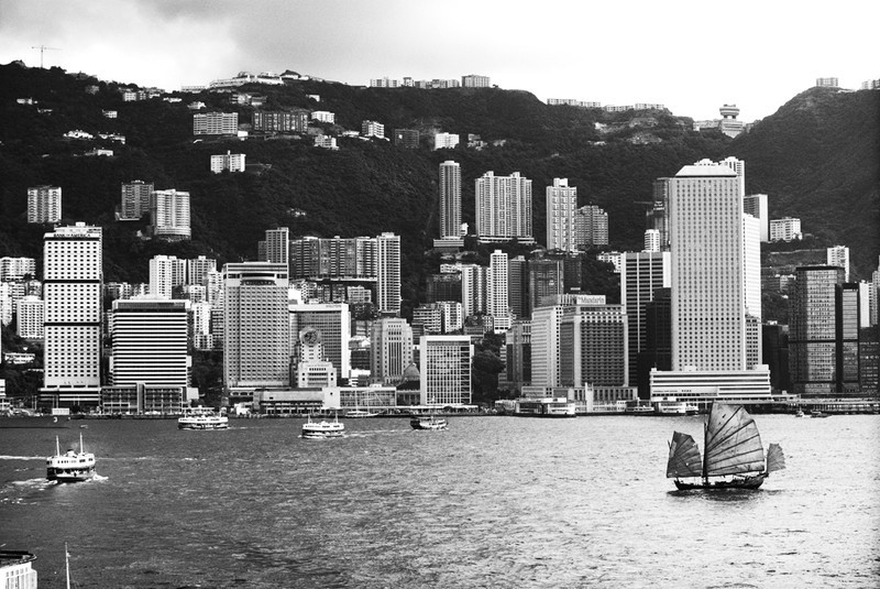KMBW-11 Hong Kong central with Junk - 1982 - Junks, Sampans & Fishing in the 1970s & 80s