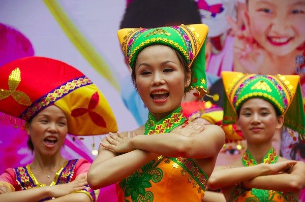 KM-216 Dancer in 10th Anniversary procession - July 1st 2007 - Hong Kong in the 70s and 80s
