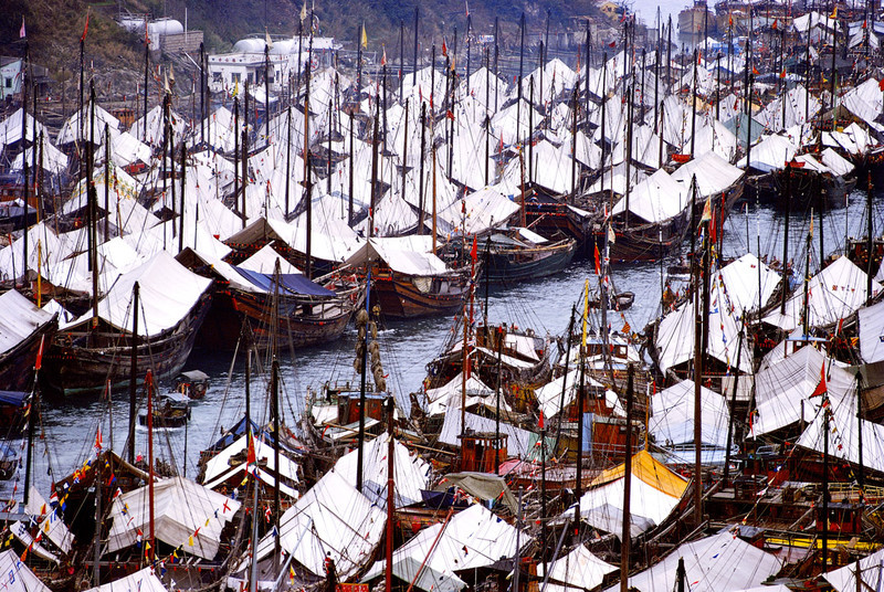 KM-26 Aberdeen at Chinese New Year - 1974 - Junks, Sampans & Fishing in the 1970s & 80s