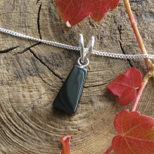 Whitby Jet Drop jp096 - Whitby Jet Pendants