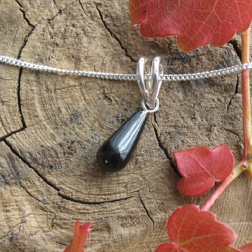 Whitby Jet Drop jp094 - Whitby Jet Pendants