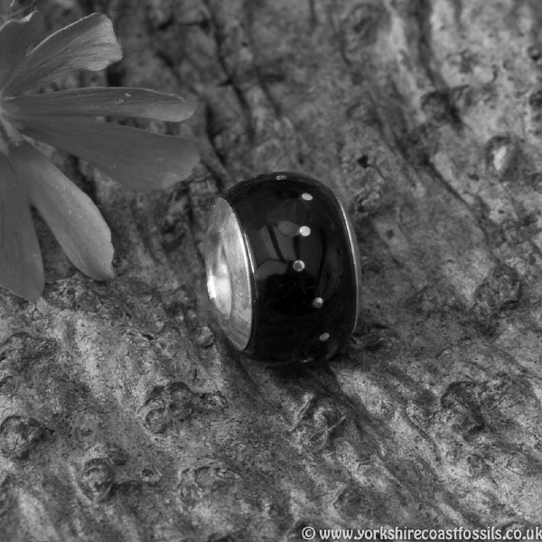 Whitby Jet Bead Inlaid Silver Dots jbe004 - Whitby Jet Beads & Charms