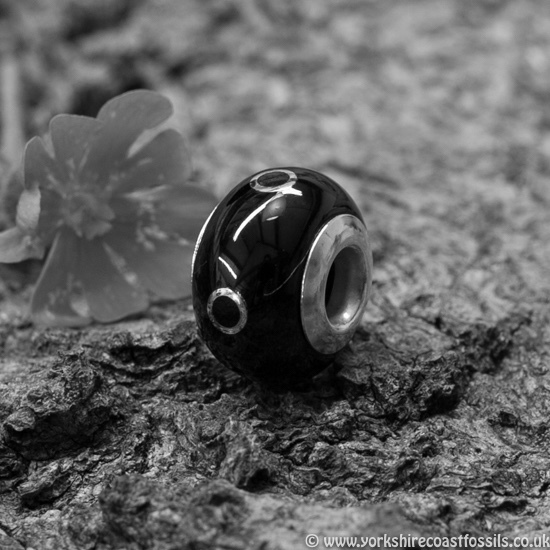 Whitby Jet Bead Inlaid Silver Circles jbe015 - Whitby Jet Beads & Charms